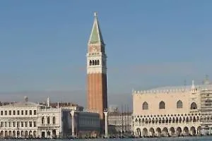 Creme Caramel Apartment Venice