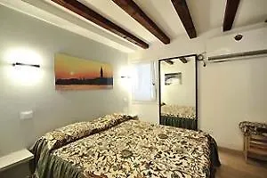Creme Caramel Apartment Venice